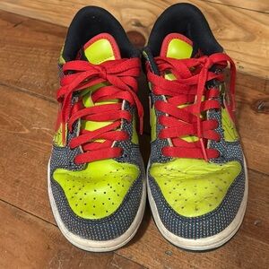 Nike Dunk Low - size 6.5 - street design